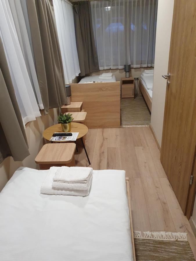 ÚjhartyánPlatina Panzio***住宿加早餐旅馆 外观 照片
