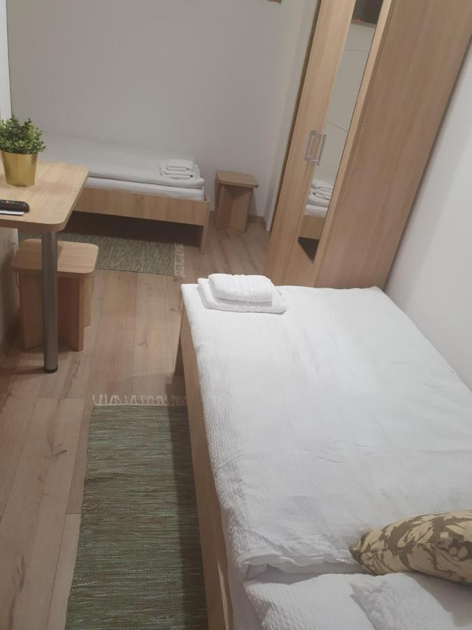 ÚjhartyánPlatina Panzio***住宿加早餐旅馆 外观 照片