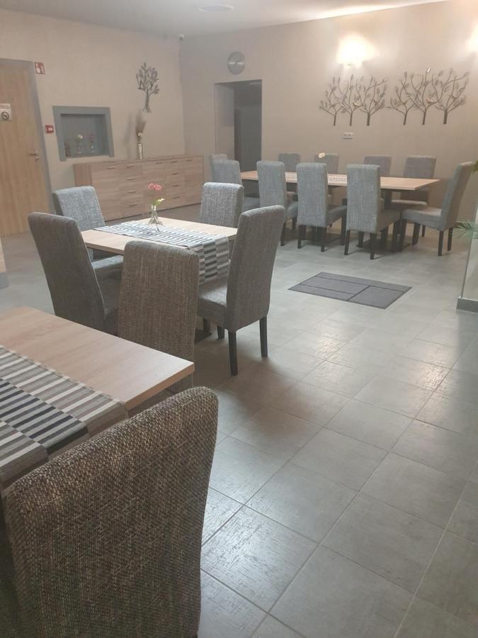 ÚjhartyánPlatina Panzio***住宿加早餐旅馆 外观 照片